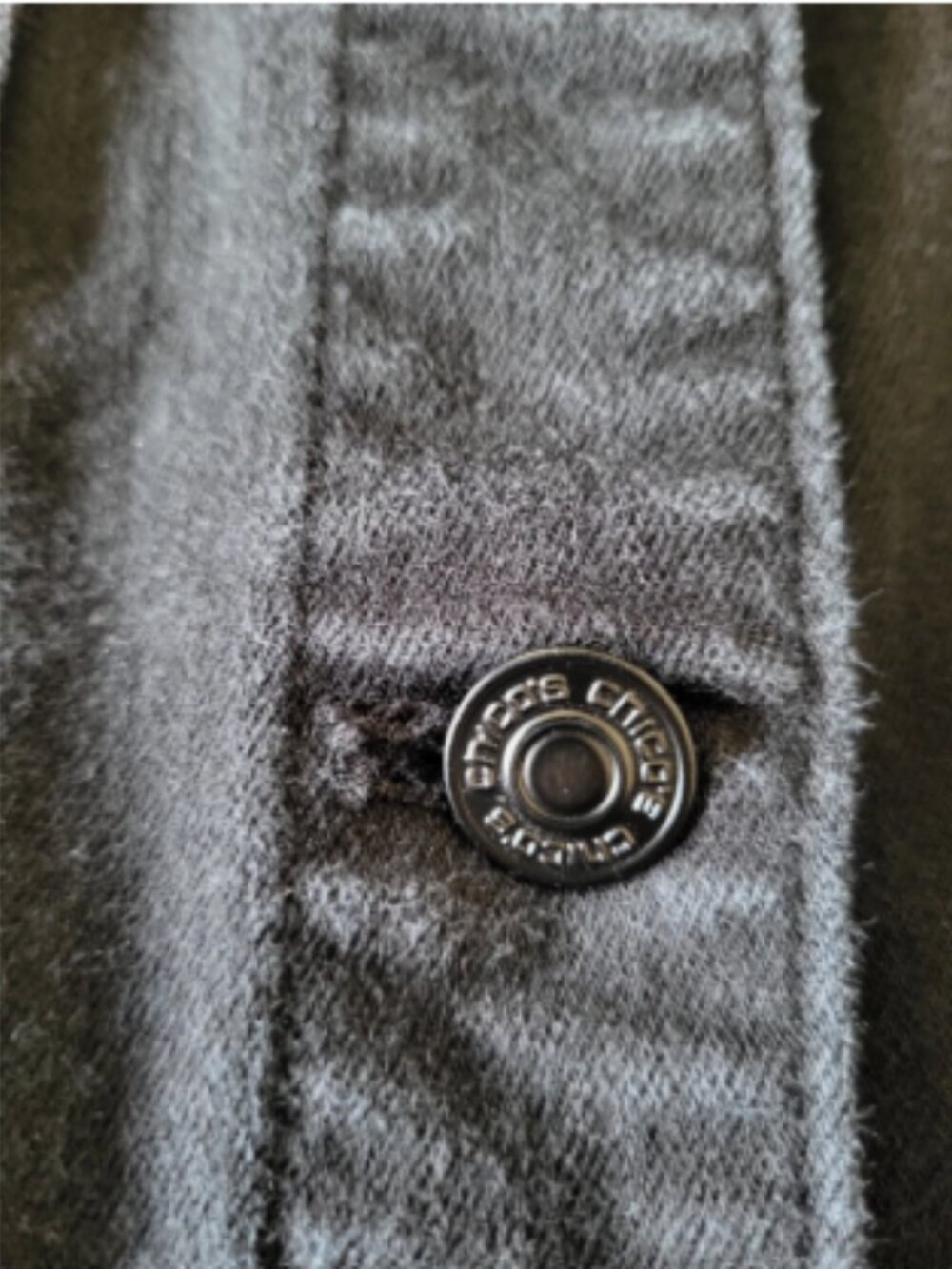 Chico's Size 1 Reg Medium Black Denim Cropped Jean Jacket 20 in length 4 Pockets - Picture 5 of 13